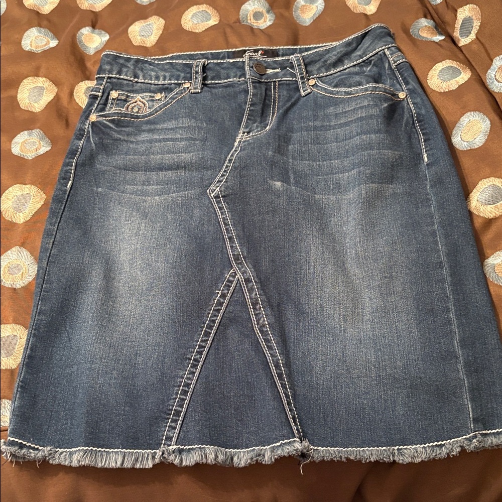 Earl Dark Wash Denim Skirt with Embroidered Pocket